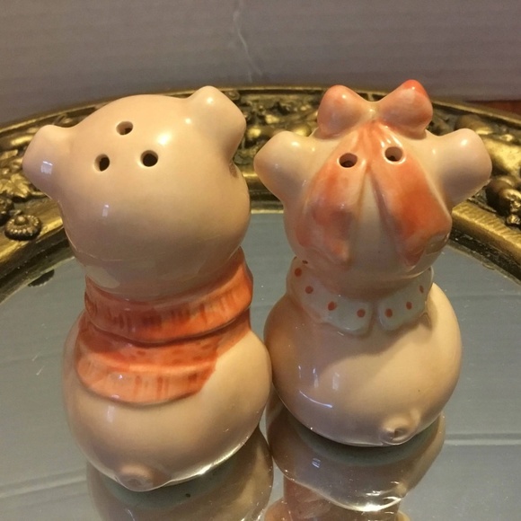Vintage Anthropomorphic Pig Salt and Pepper Shaker Set. Made in Korea -used - Picture 2 of 7